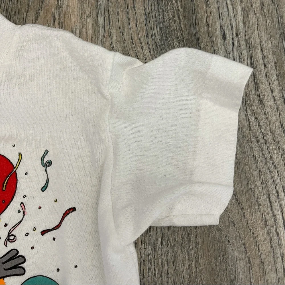 Chuck Cheese’s Happy Birthday White Single Stitch T Shirt 6-8 Youth Kids USA 80s - Picture 12 of 15